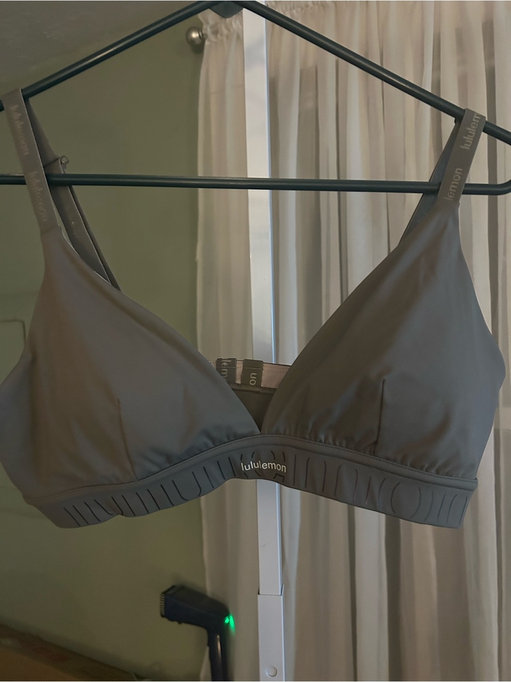 lululemon License to Train Triangle Bra in ln green-gray taupe